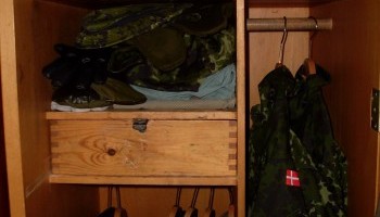 Mit tøjskab på kasernen