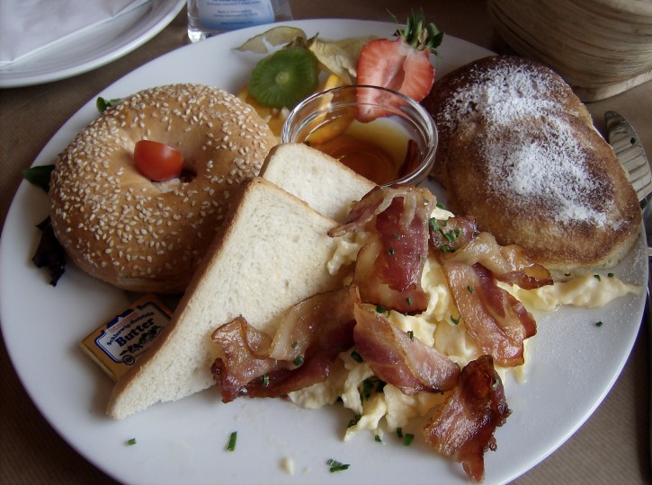 Lækker amerikansk morgenmad på Nola's