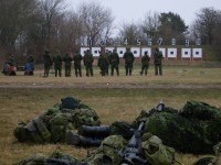 Forberedelse til skydning på skydebanen 